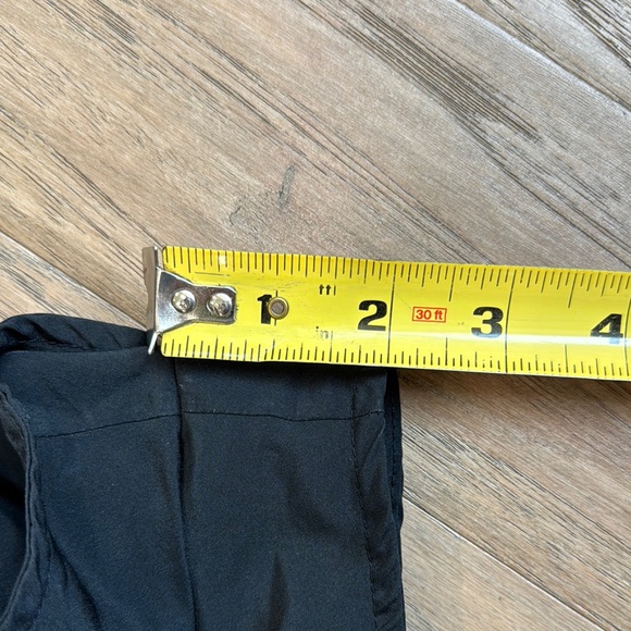 Nike Black and White Athletic Shorts Lightweight Design Size Small - Picture 5 of 5